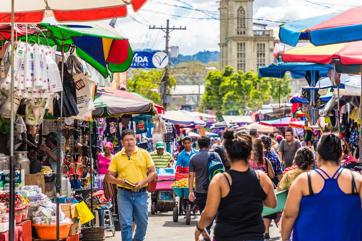 El Salvador: Government is facing debt default amid worsening