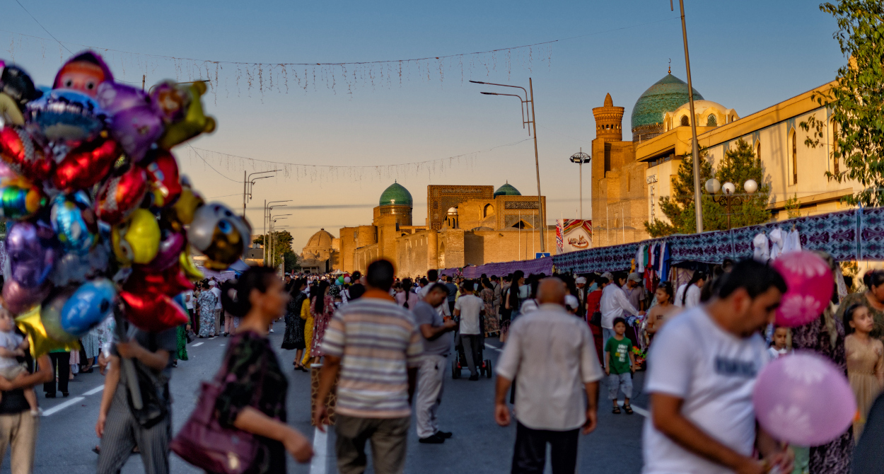 A busy street in Uzbekistan
