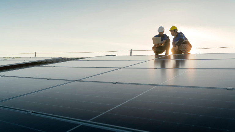 Solar panels - Two workers.jpg